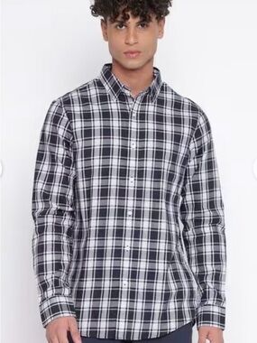 Michael Kors Mens Navy blue White Plaid
Checked Long Sleeve Button Down Shirt